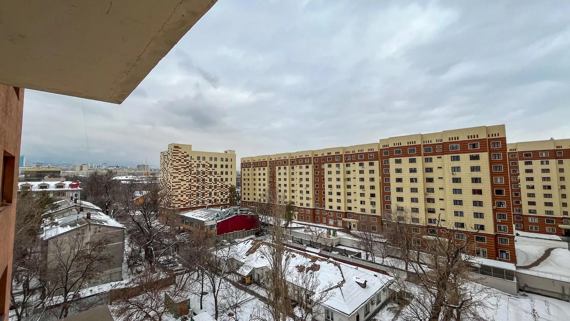 Апартаменты Рядом С Метро Раимбек Almaty